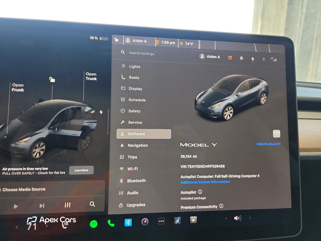 Tesla Model Y 2024