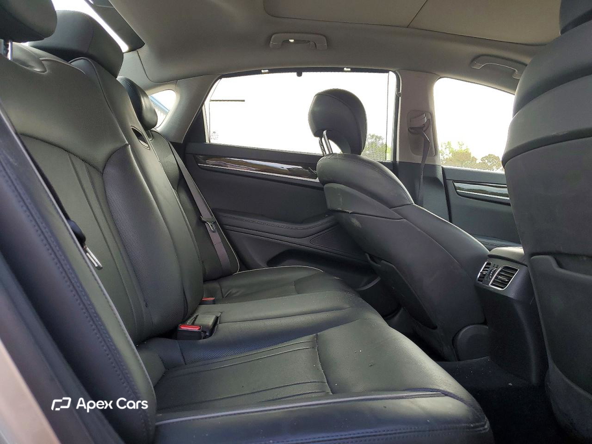 Hyundai Genesis 2015