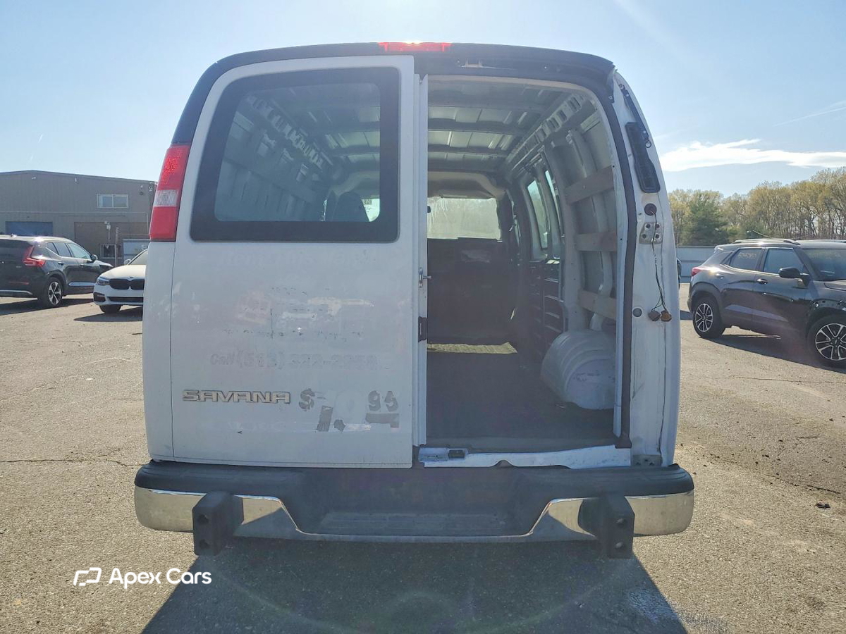 GMC Savana 2025