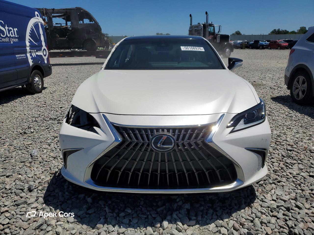 Lexus ES 2022
