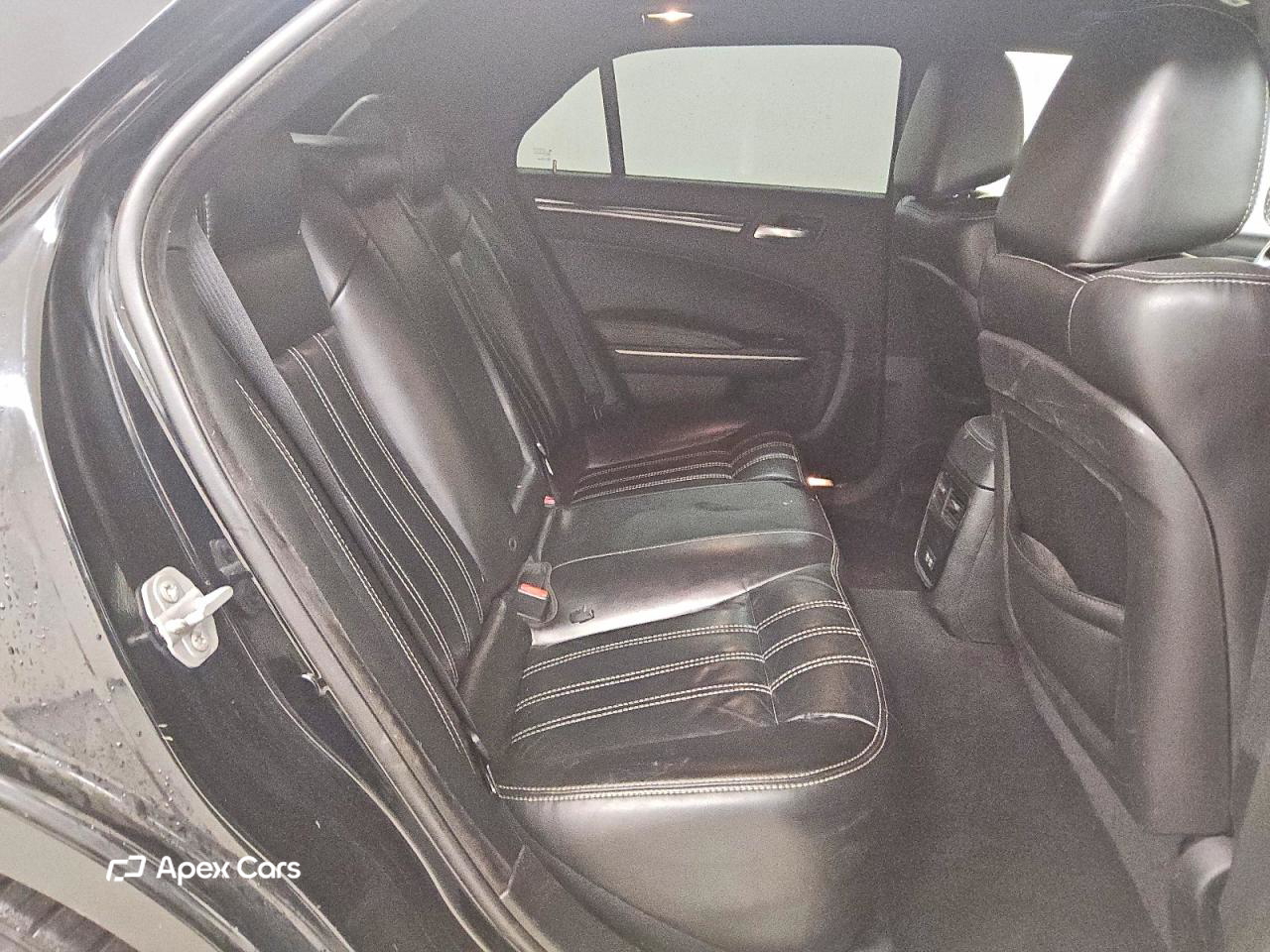Chrysler 300 2019