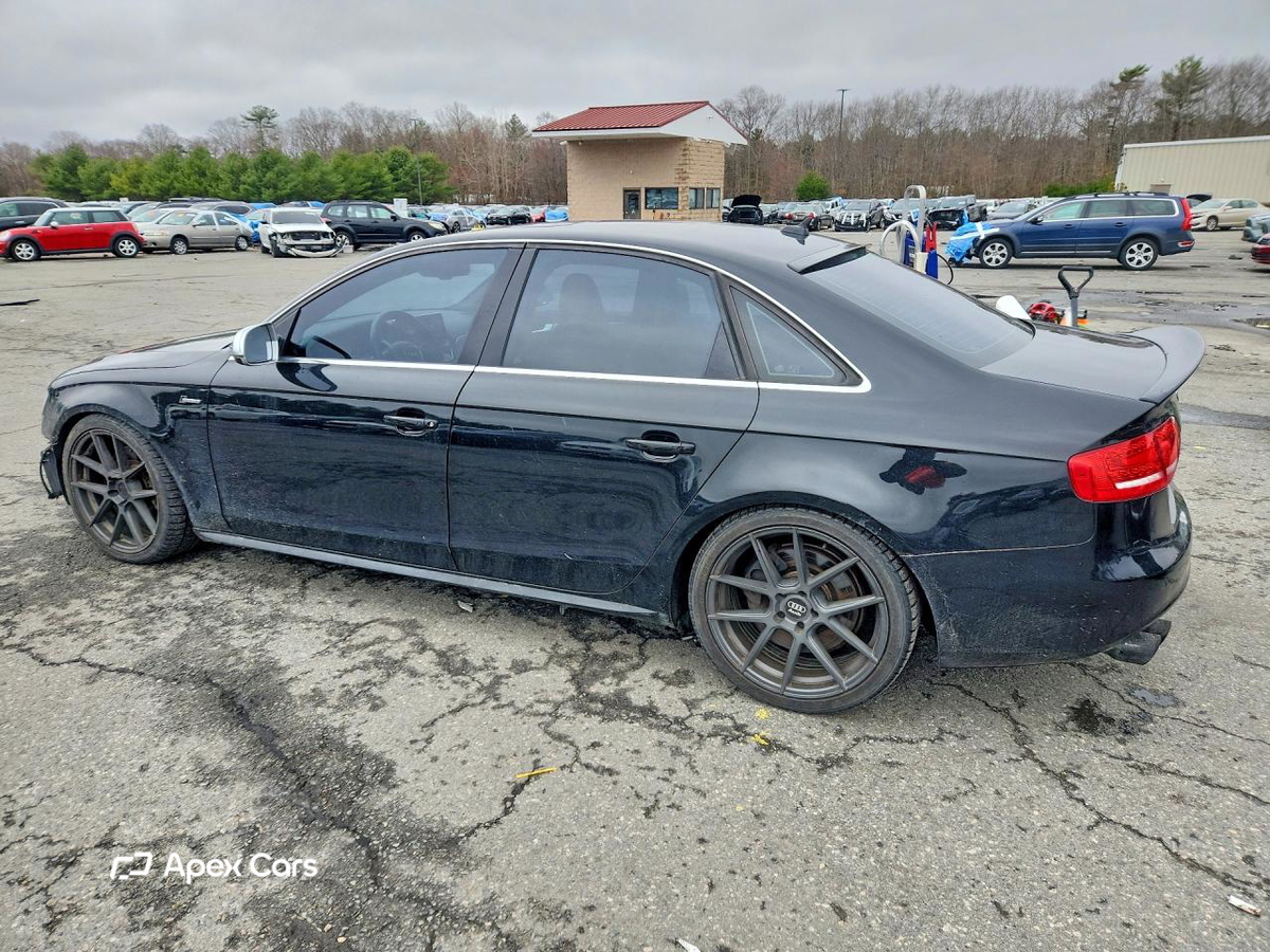 Audi RS4 2011
