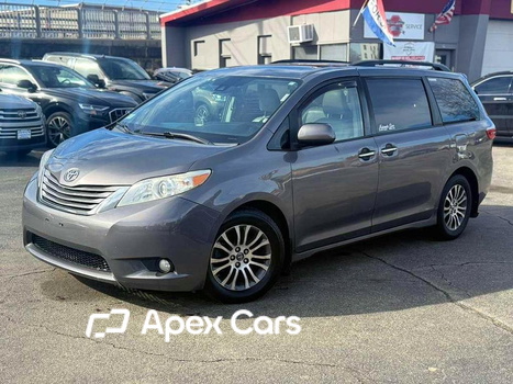 Toyota Sienna 2018 - Image 1 of 12