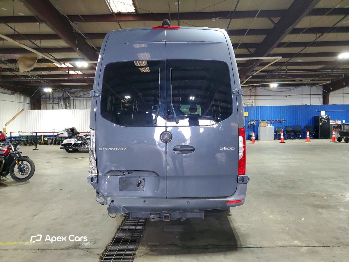 Mercedes-Benz Sprinter 2021