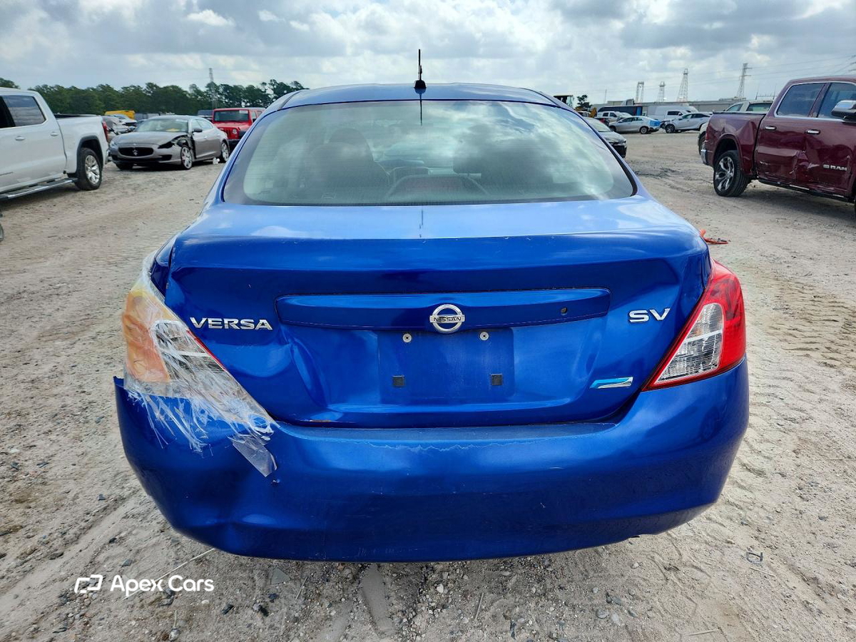 Nissan Versa 2012