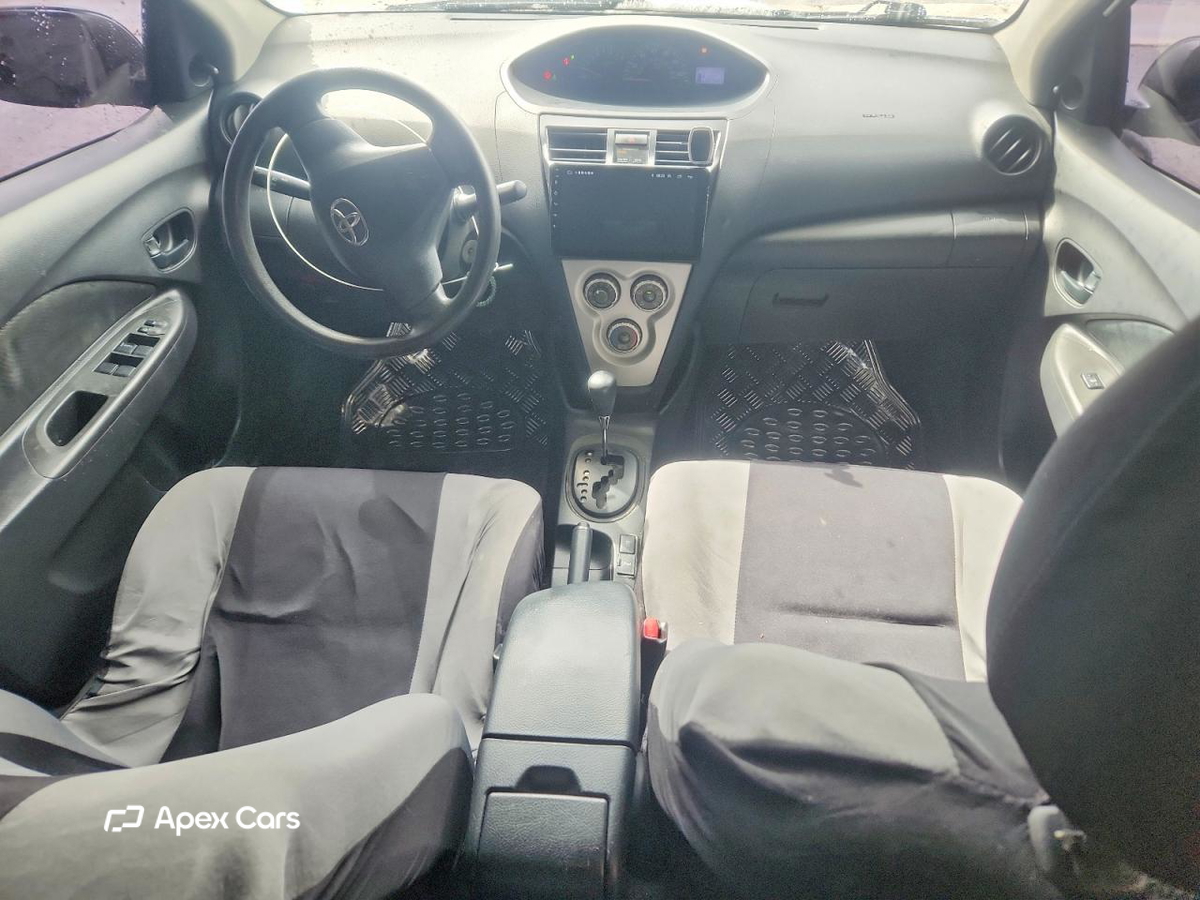 Toyota Yaris 2012
