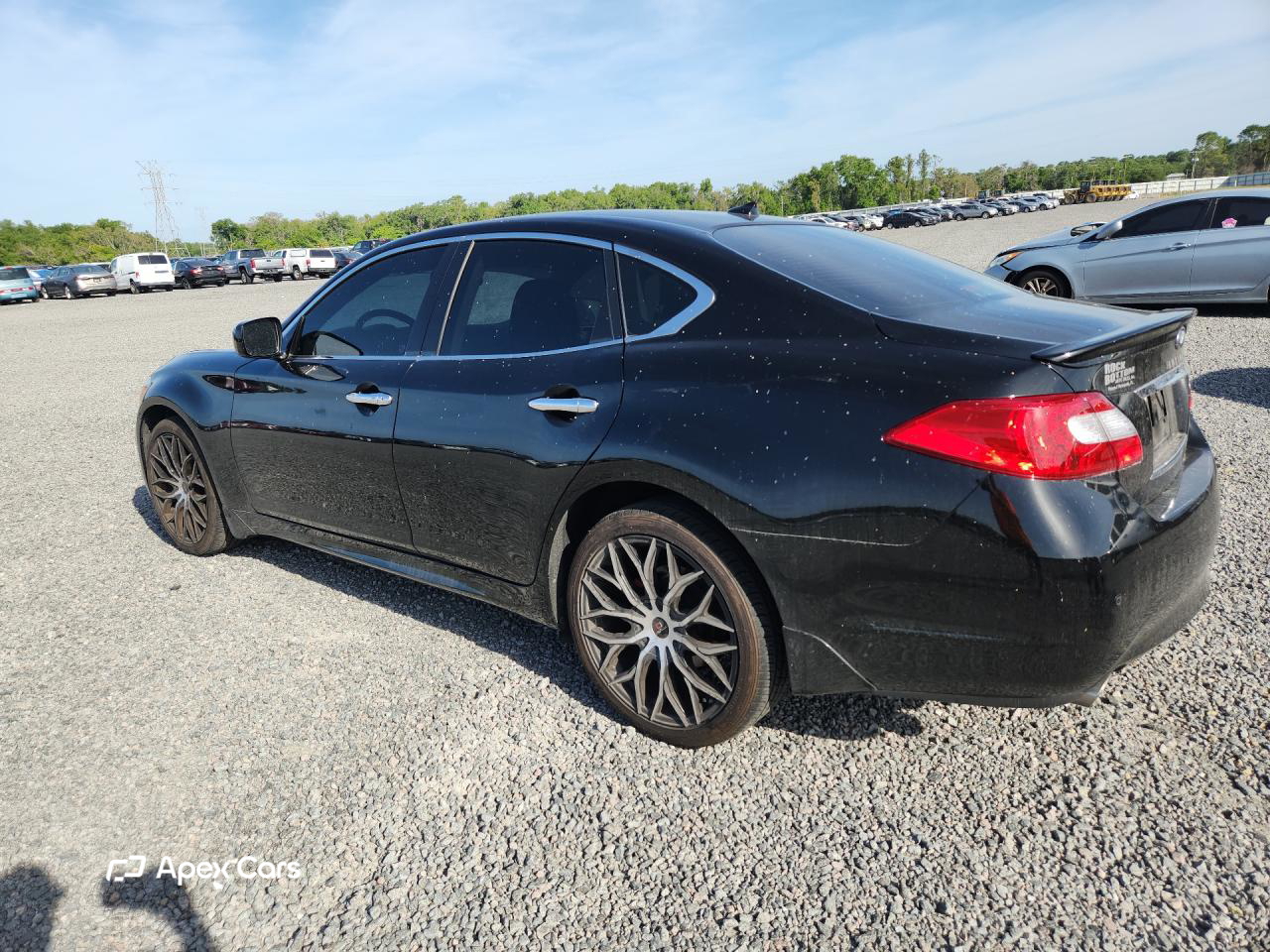 Infiniti M 2013