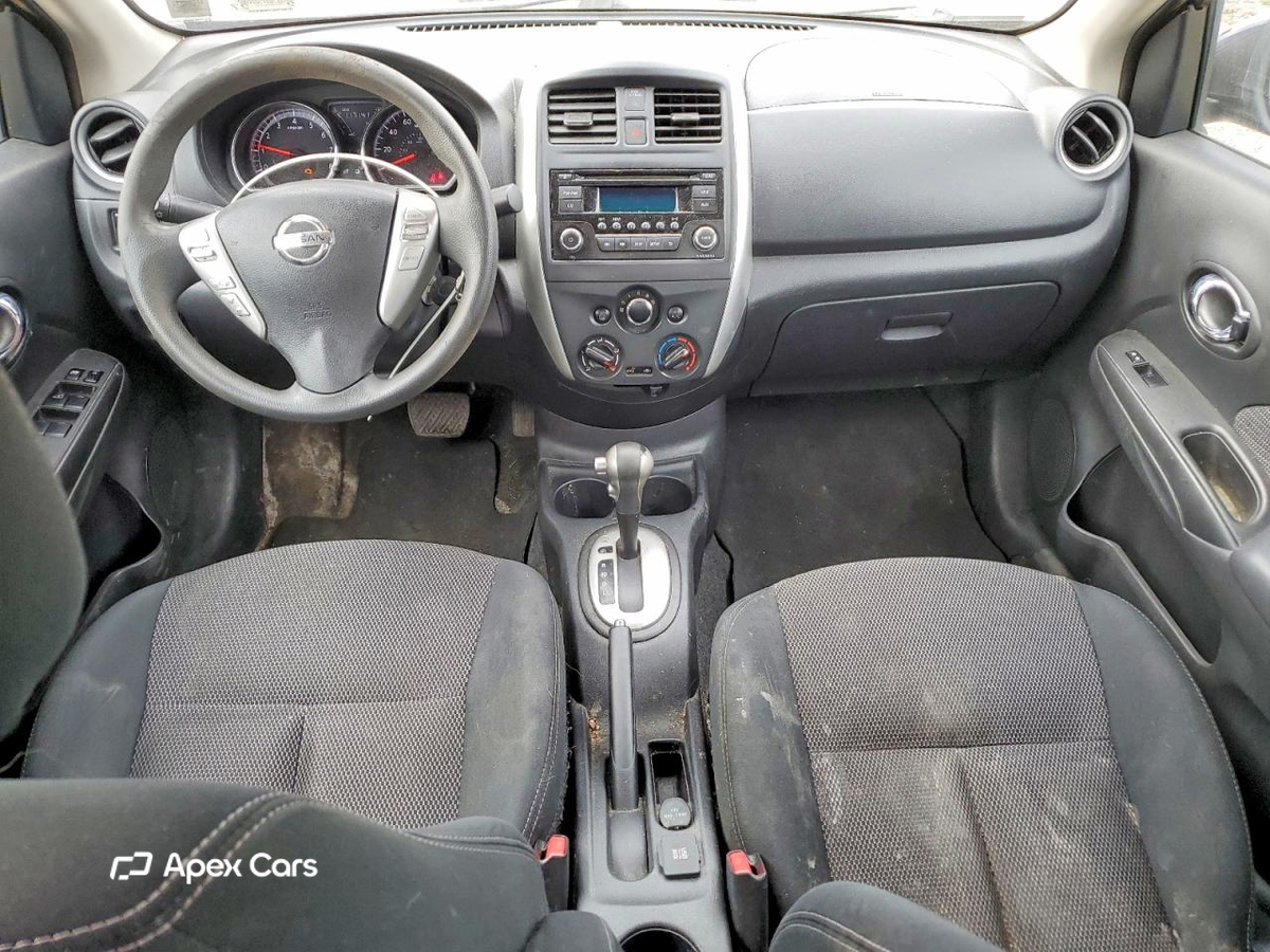 Nissan Versa 2015