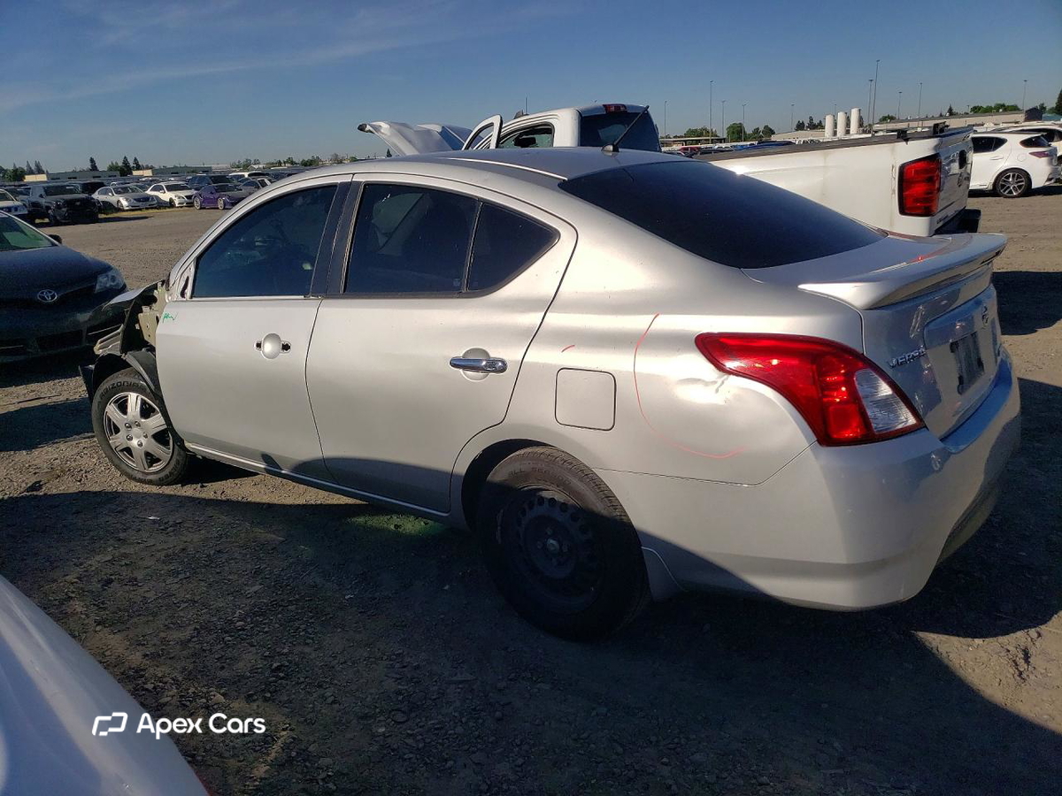 Nissan Versa 2016