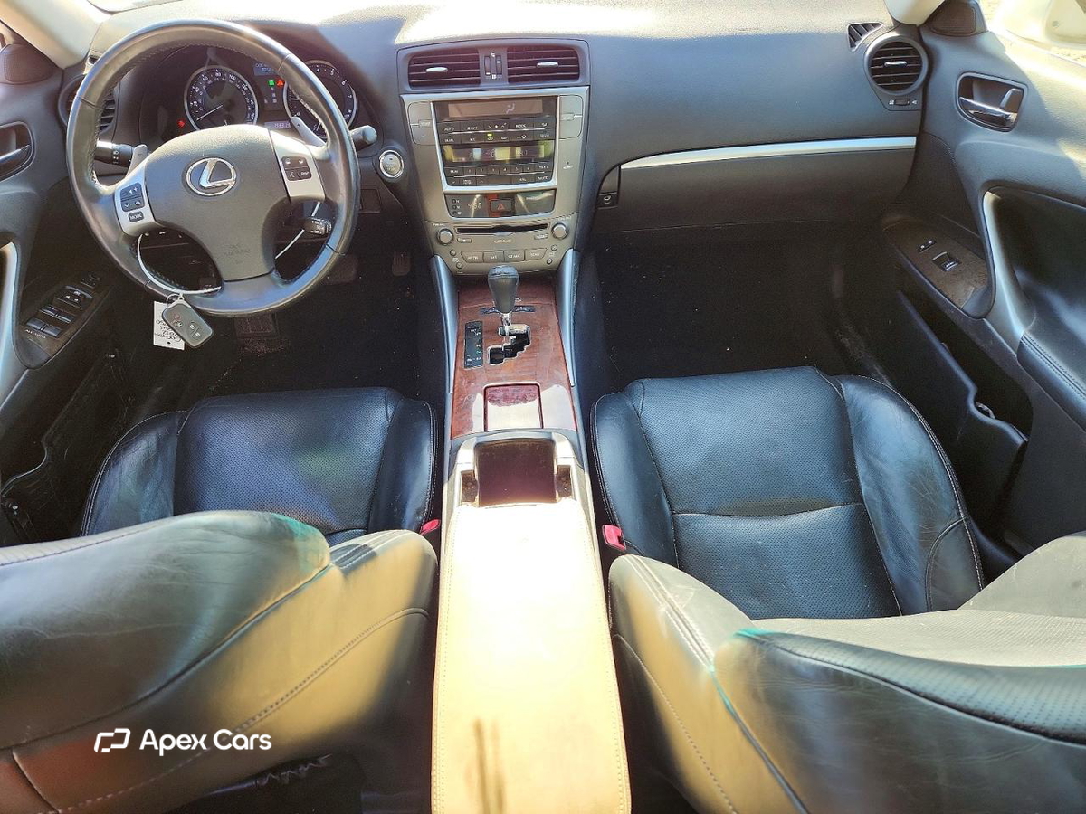 Lexus IS 2012