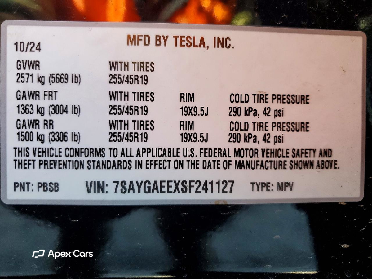 Tesla Model Y 2025