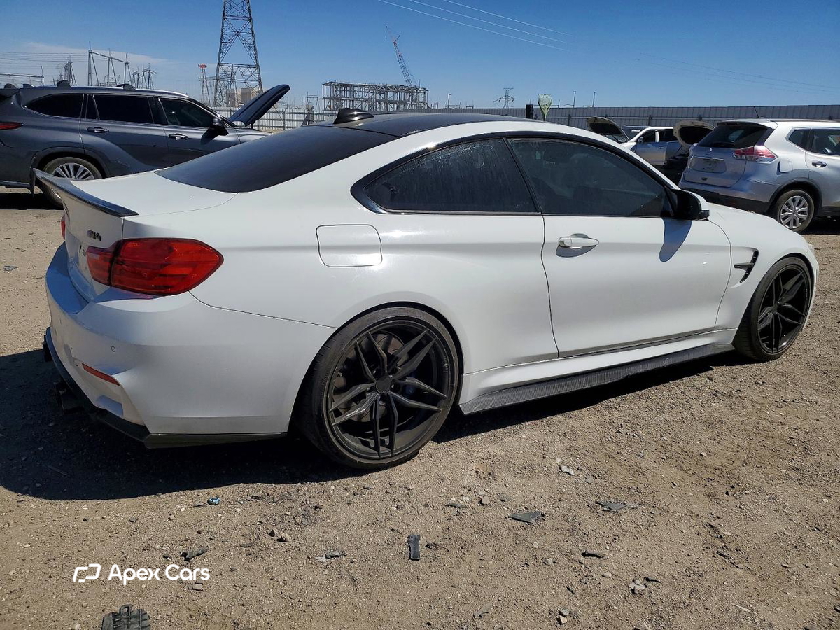 BMW M4 2015