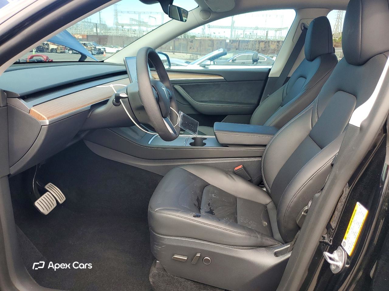 Tesla Model Y 2025