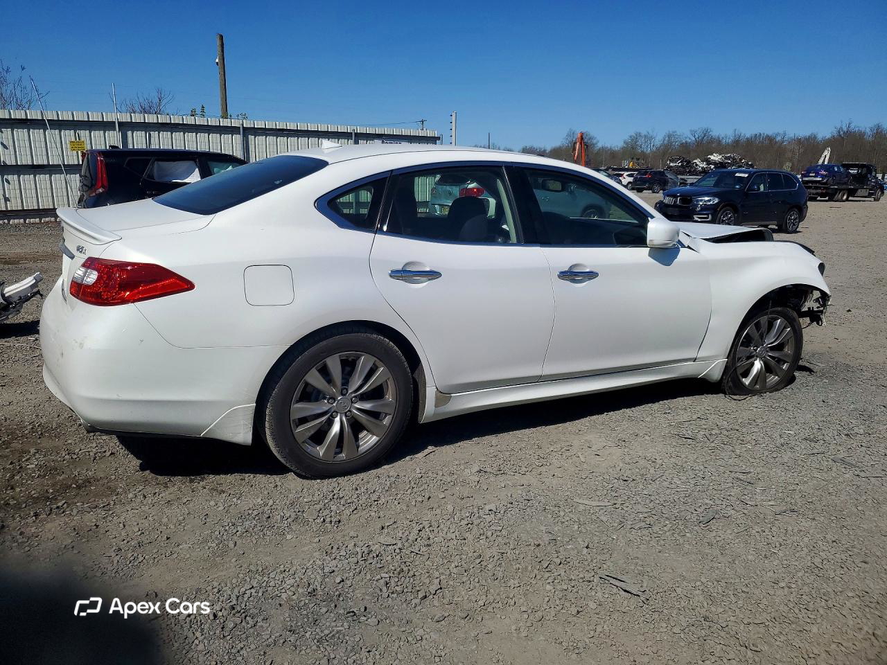 Infiniti M 2012