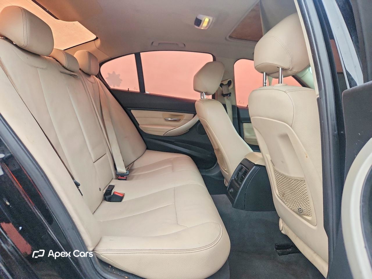 BMW Series 3 2016