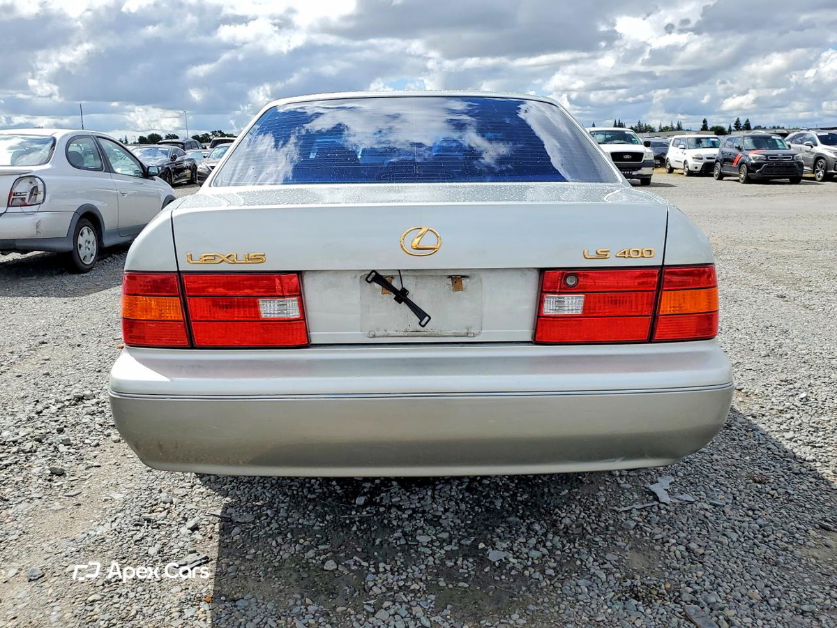 Lexus LS 2000