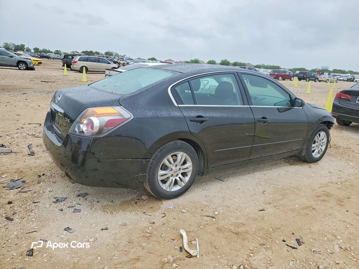 Nissan Altima 2010