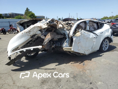 Tesla Model Y 2022 - Image 1 of 13