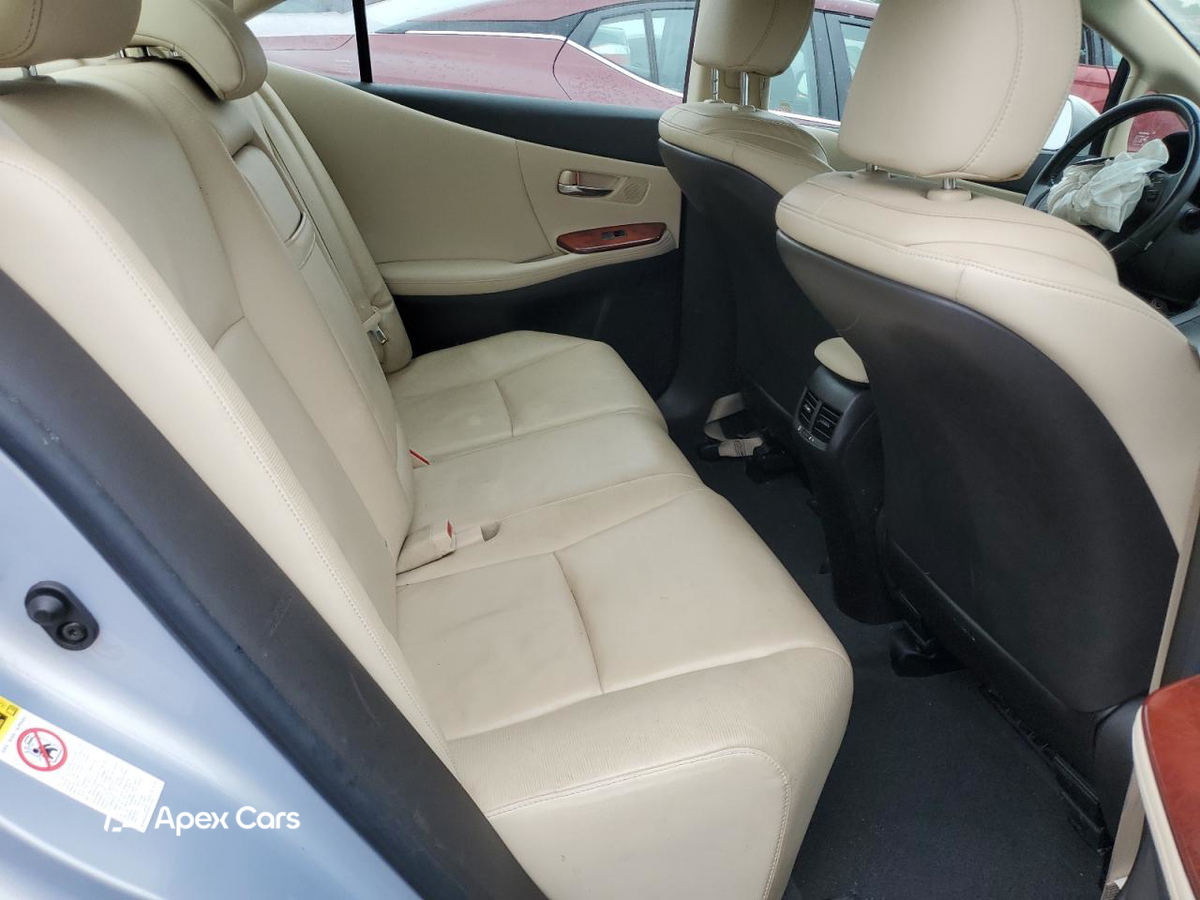 Lexus HS 2010