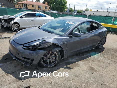 Tesla Model 3 2023 - Zdjęcie 1 z 13