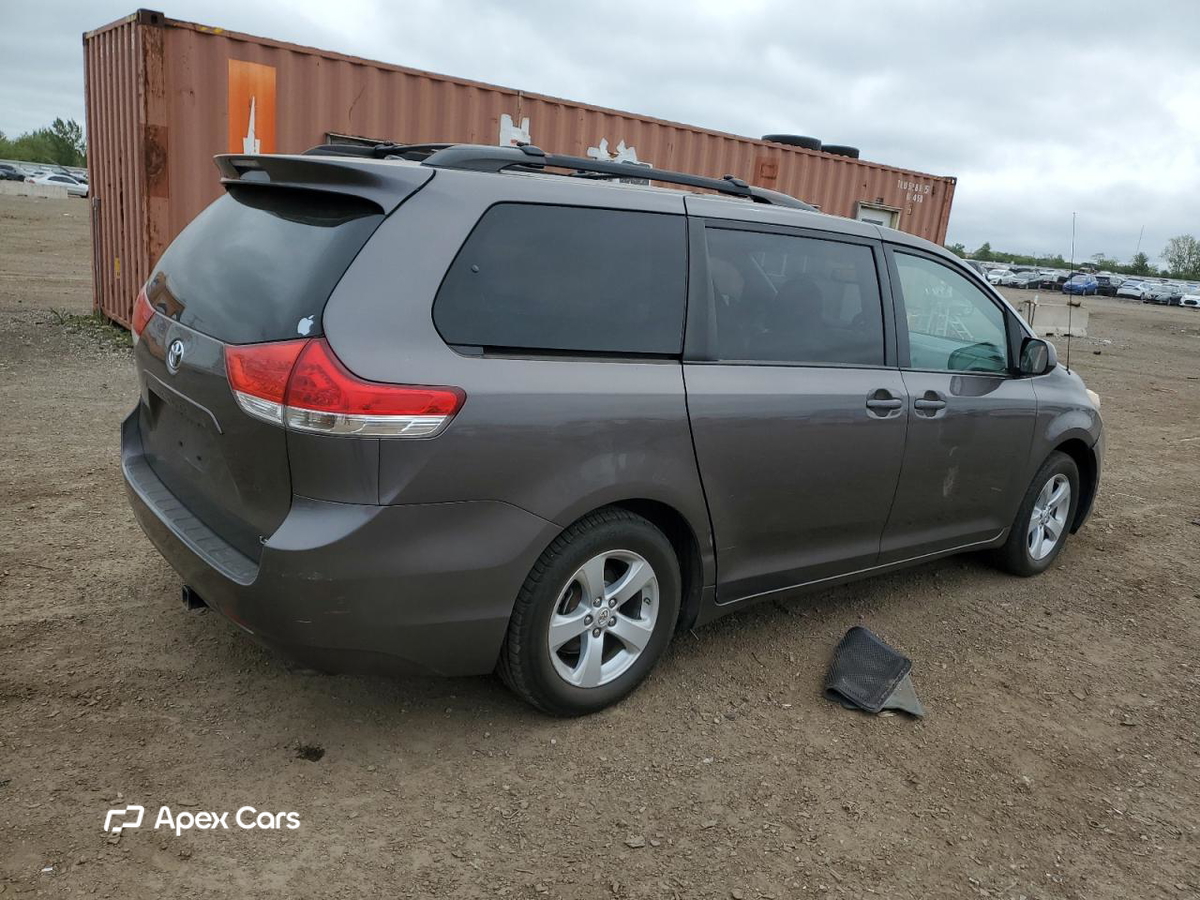 Toyota Sienna 2012