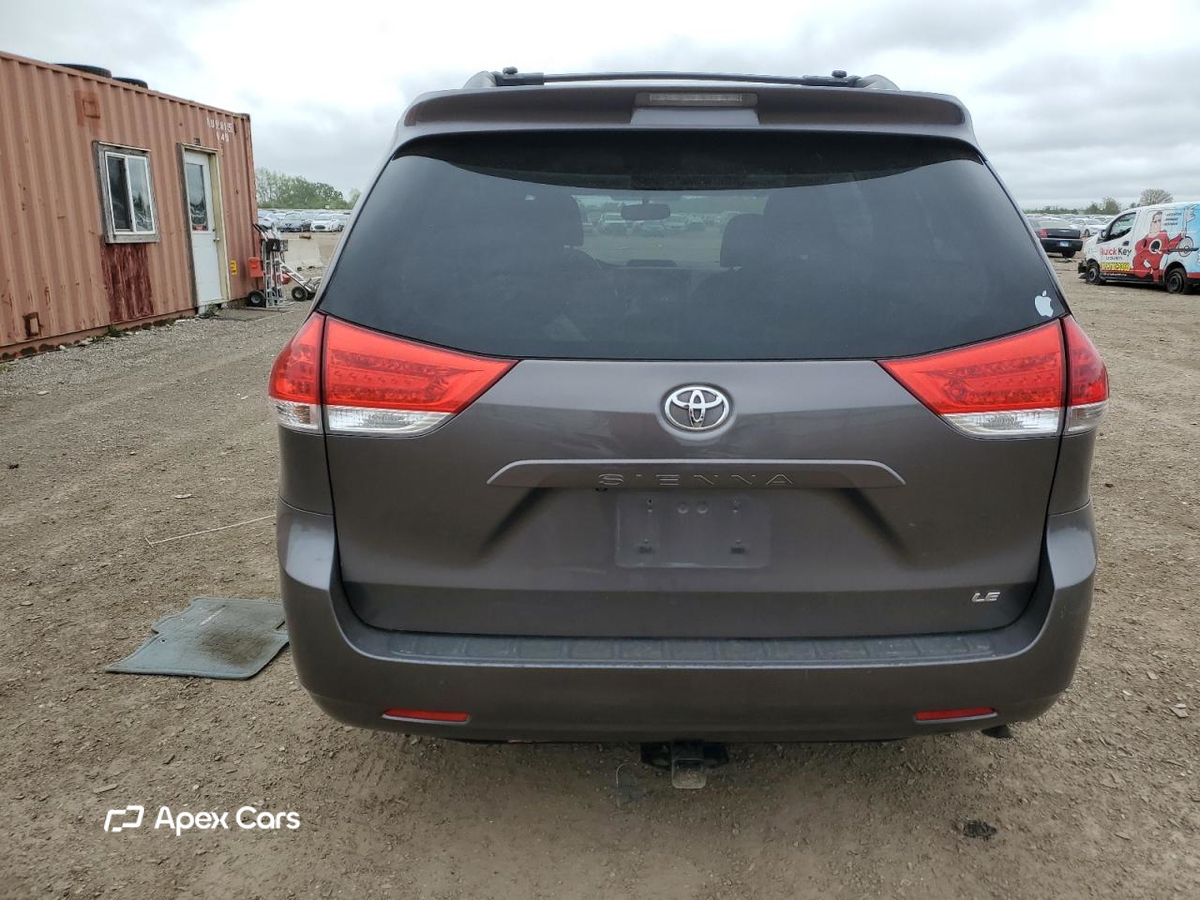 Toyota Sienna 2012
