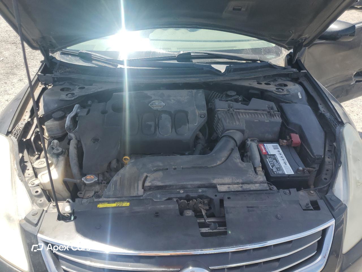 Nissan Altima 2010