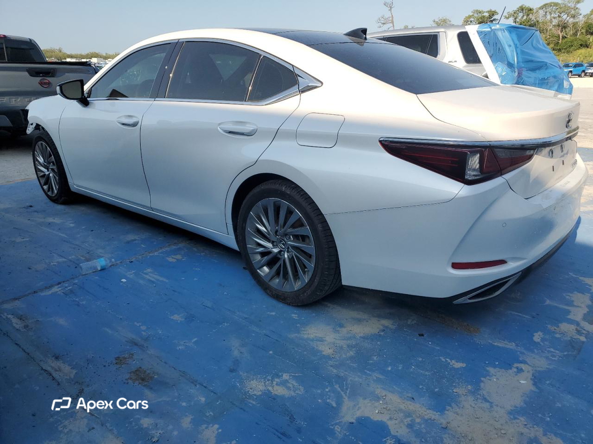 Lexus ES 2019