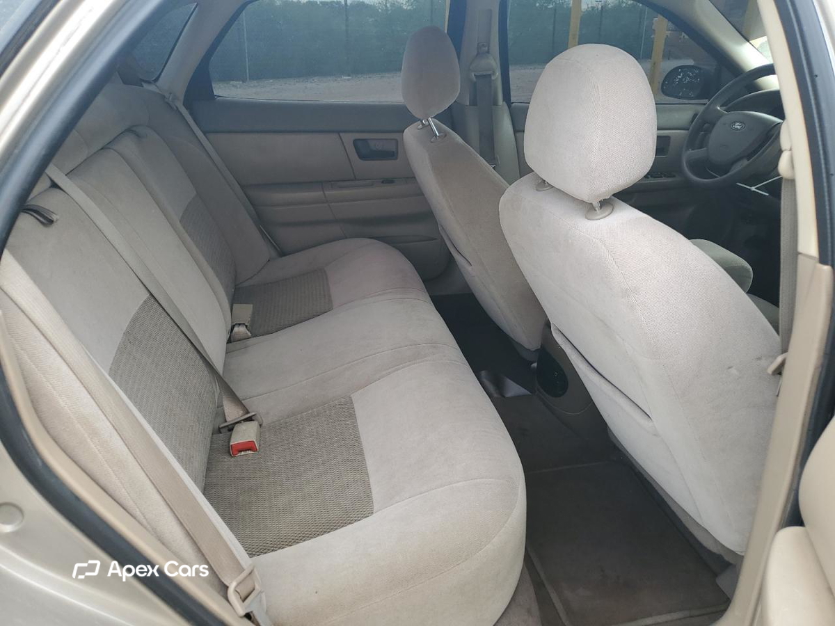 Ford Taurus 2004