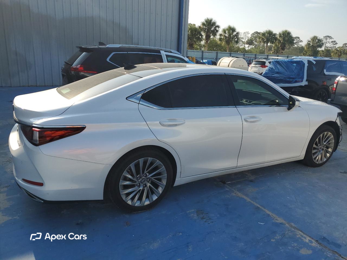 Lexus ES 2019