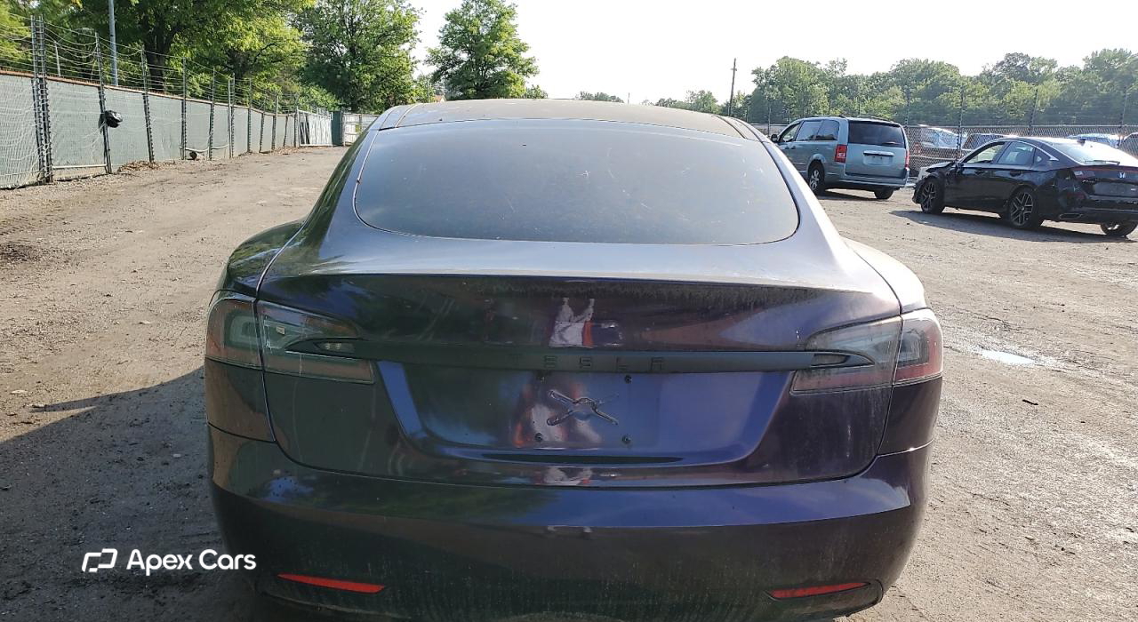 Tesla Model S 2016