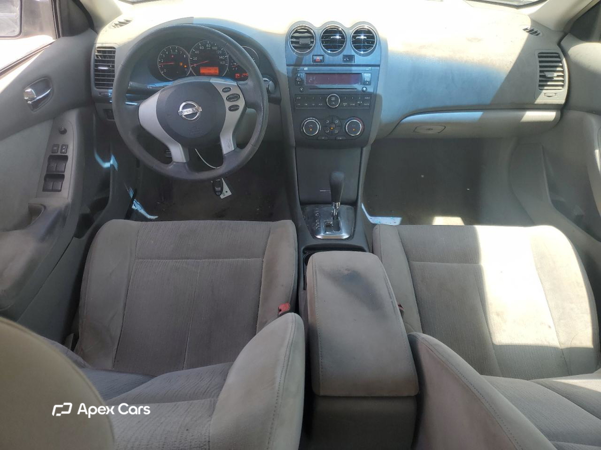 Nissan Altima 2010