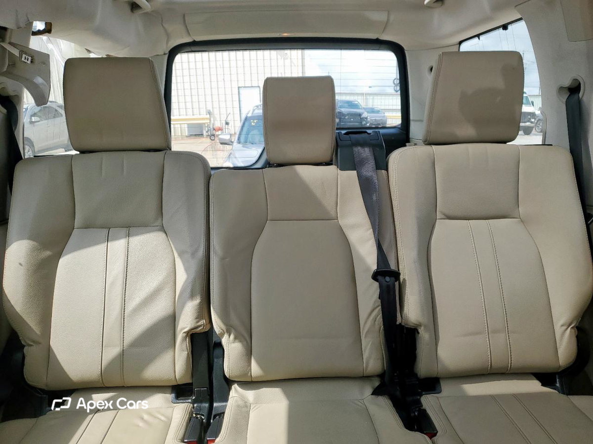 Land Rover LR4 2015