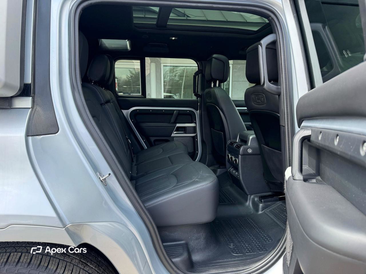 Land Rover Defender 2022