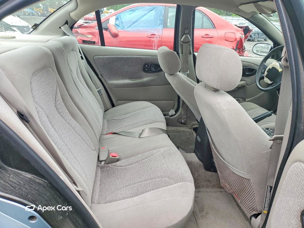 Saturn SL 2002
