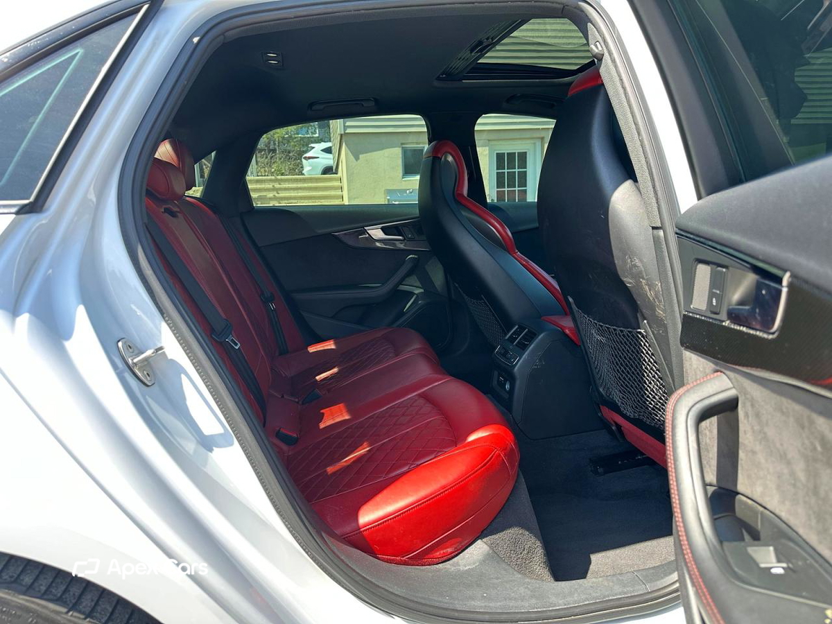 Audi RS4 2019