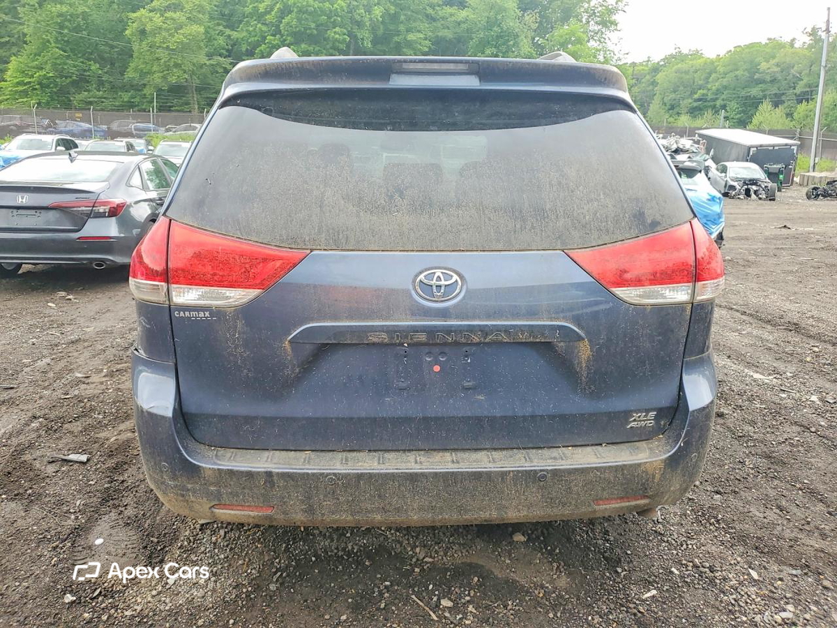 Toyota Sienna 2014