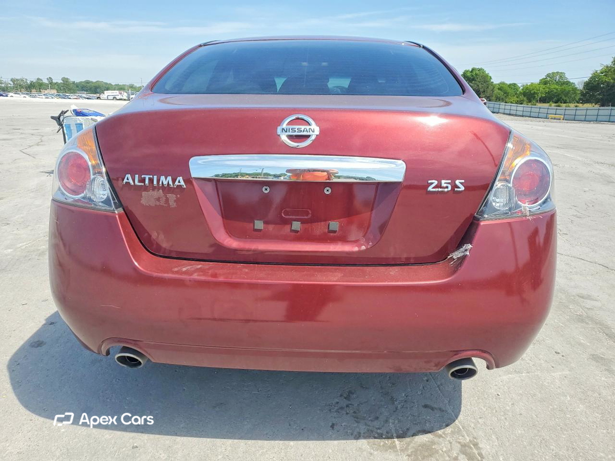 Nissan Altima 2010