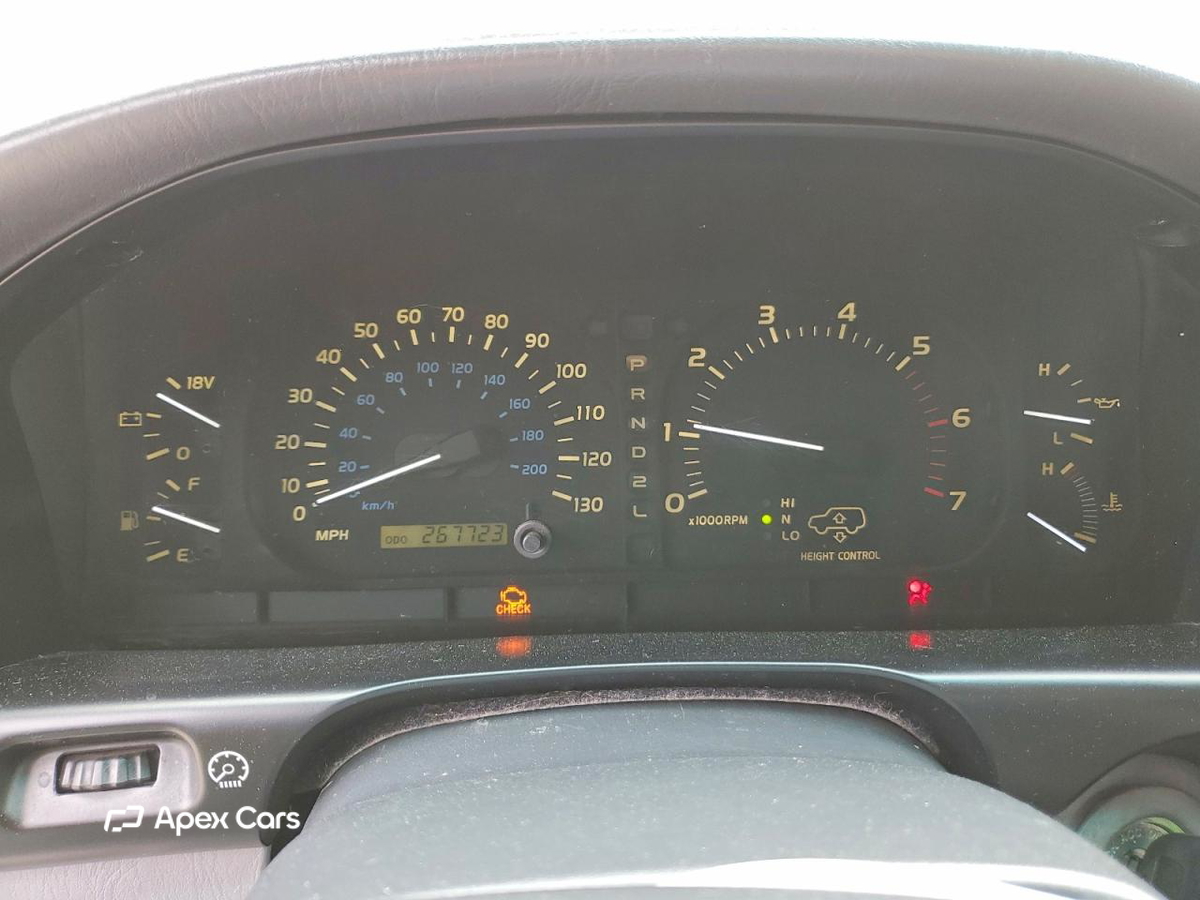 Lexus LX 2000