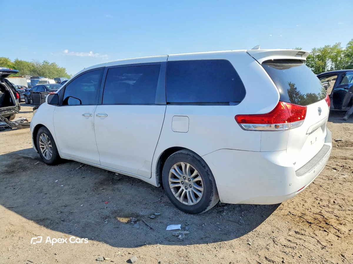 Toyota Sienna 2011