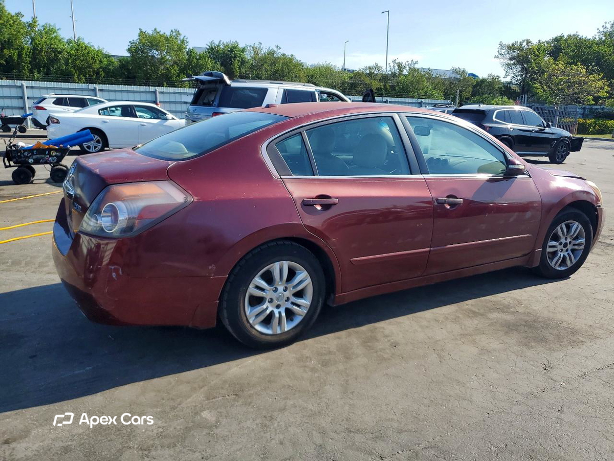 Nissan Altima 2011