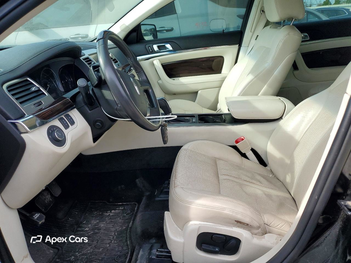 Lincoln MKS 2012
