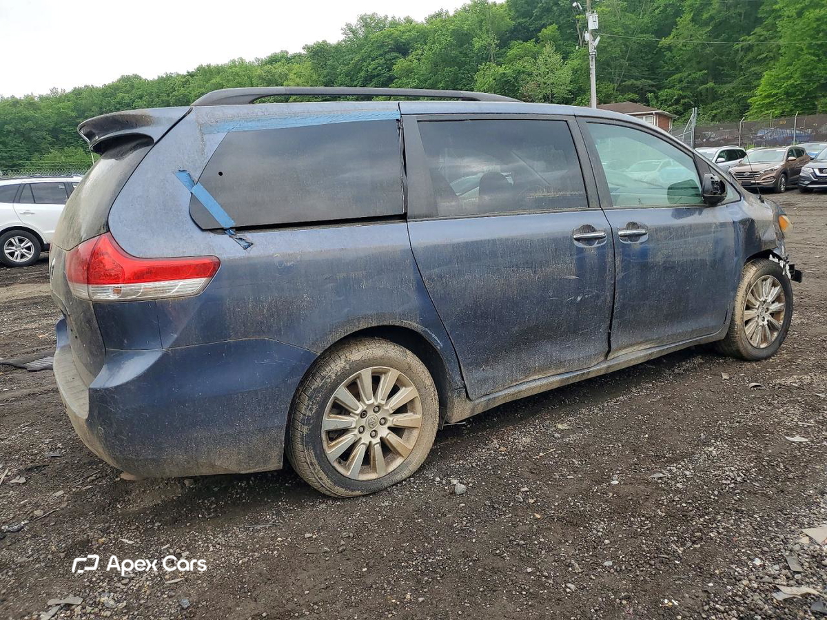 Toyota Sienna 2014