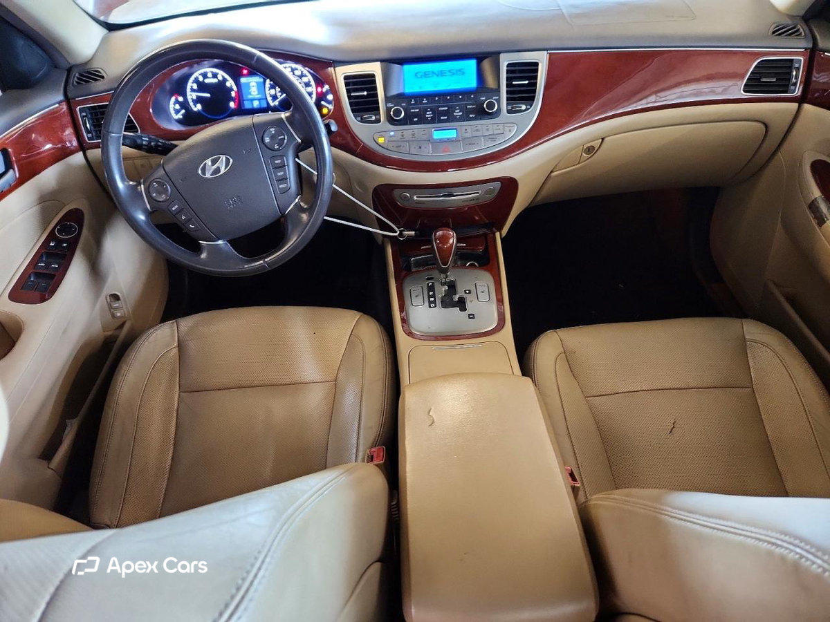 Hyundai Genesis 2012