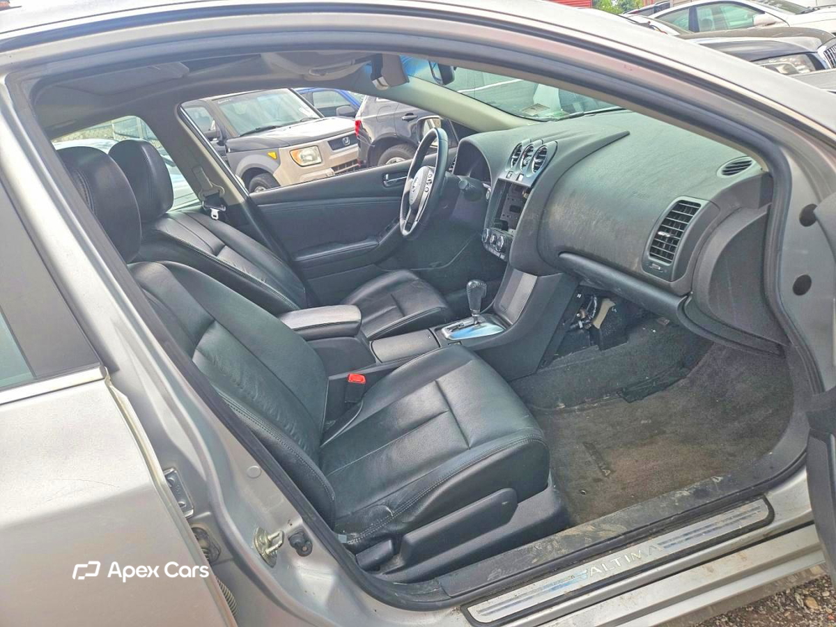 Nissan Altima 2012