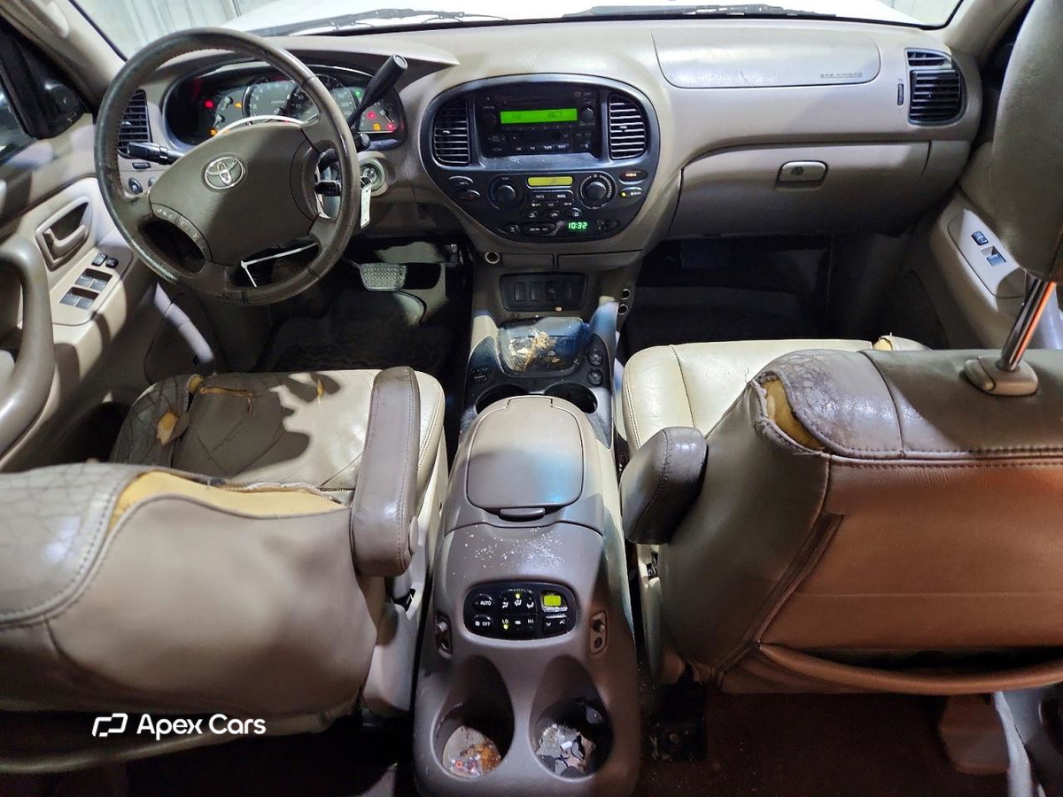 Toyota Sequoia 2005