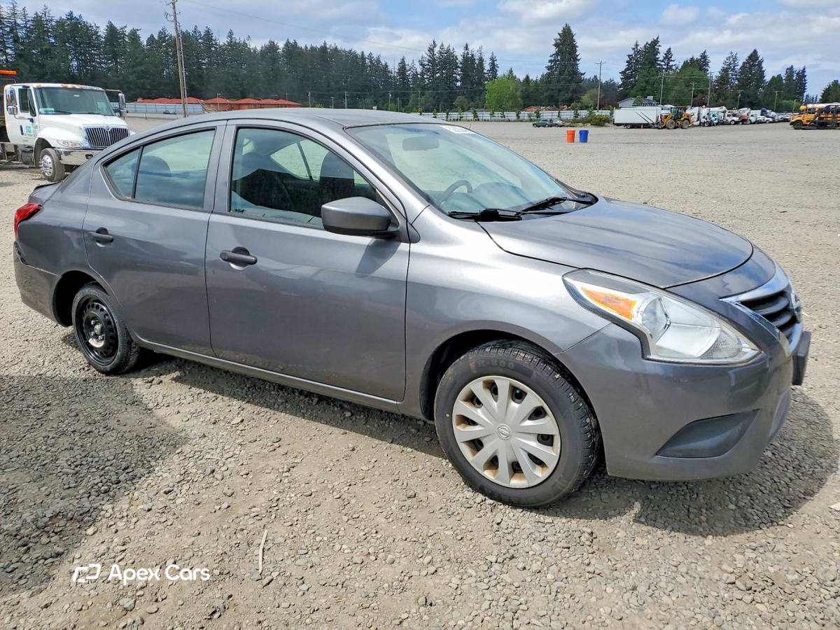 Nissan Versa 2016