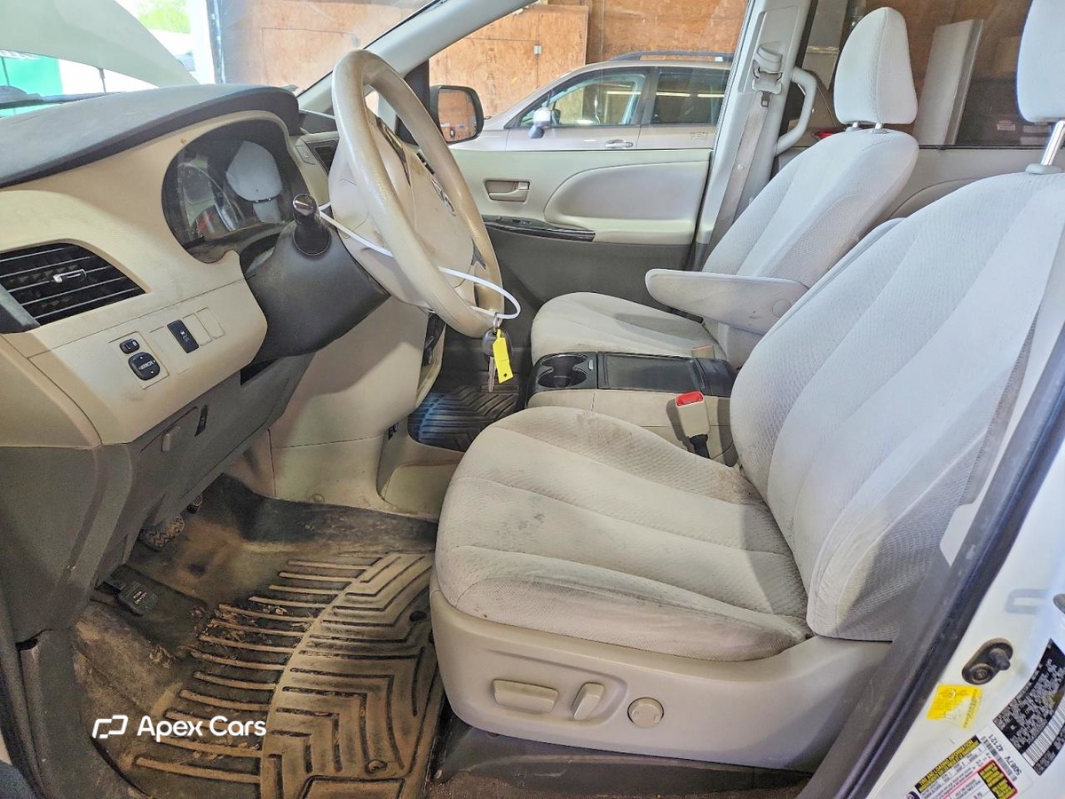 Toyota Sienna 2012