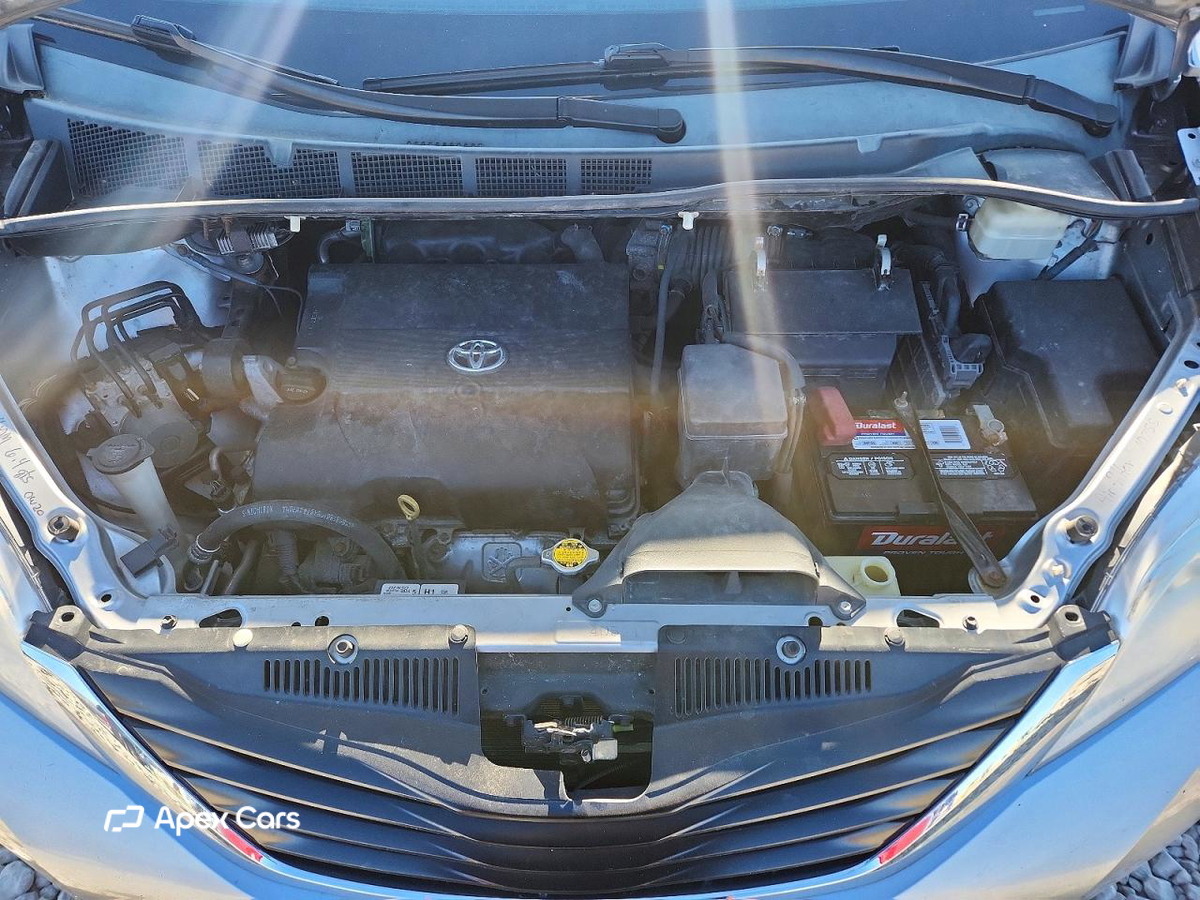 Toyota Sienna 2011