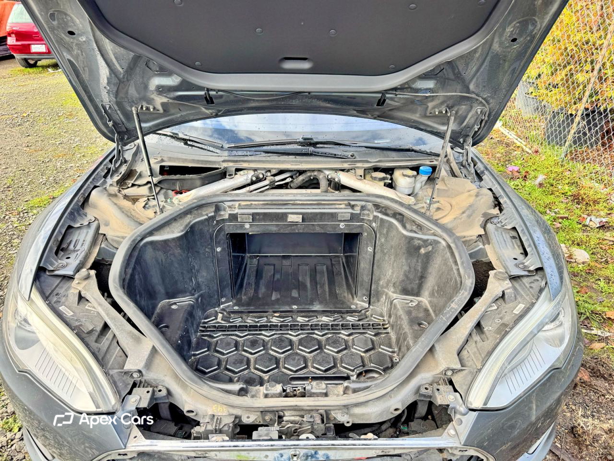Tesla Model S 2014